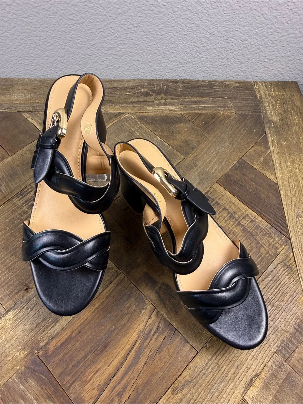 Size 9 Coutgo Black Twisted-Strap Platform Sandals with Chunky Heel